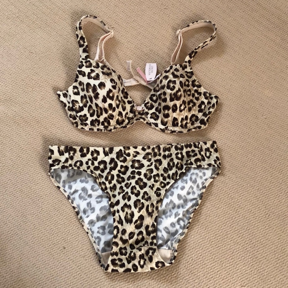 Victoria’s Secret bra & panty set 34A/S